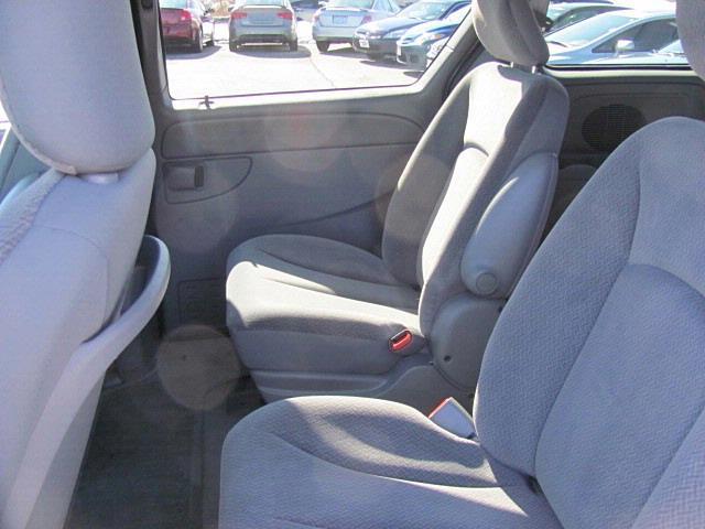 Dodge Caravan 2004 photo 4