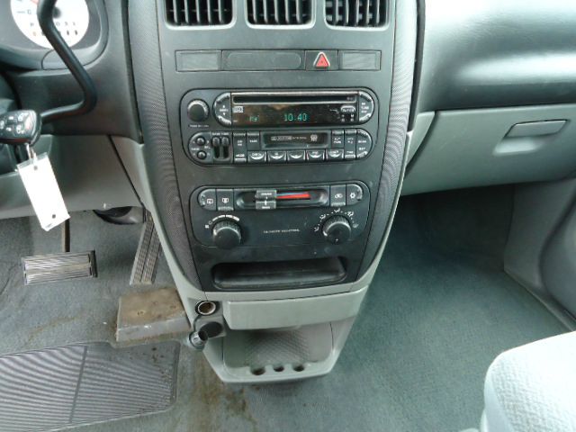 Dodge Caravan 2004 photo 1