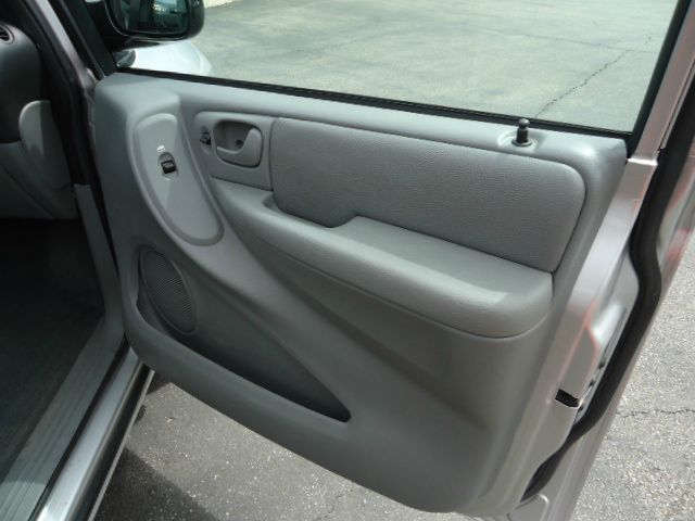 Dodge Caravan 2004 photo 5