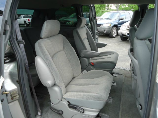 Dodge Caravan 2004 photo 8