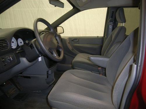 Dodge Caravan 2004 photo 2