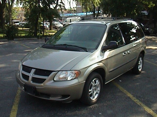 Dodge Caravan 2004 photo 2