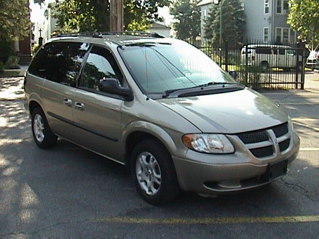 Dodge Caravan 2004 photo 3