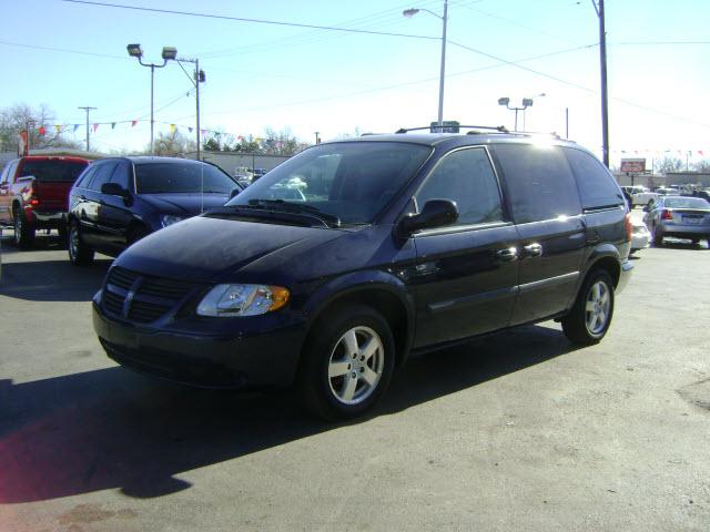 Dodge Caravan 2005 photo 3