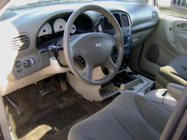 Dodge Caravan 2005 photo 2