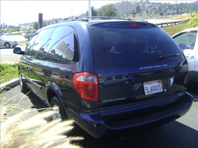 Dodge Caravan 2005 photo 2