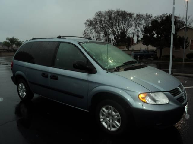 Dodge Caravan 2005 photo 2