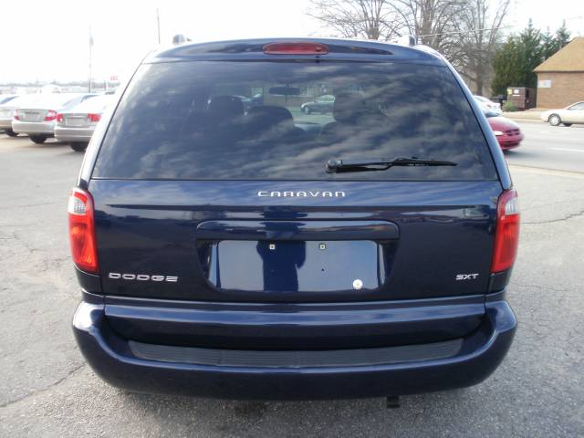 Dodge Caravan 2005 photo 1