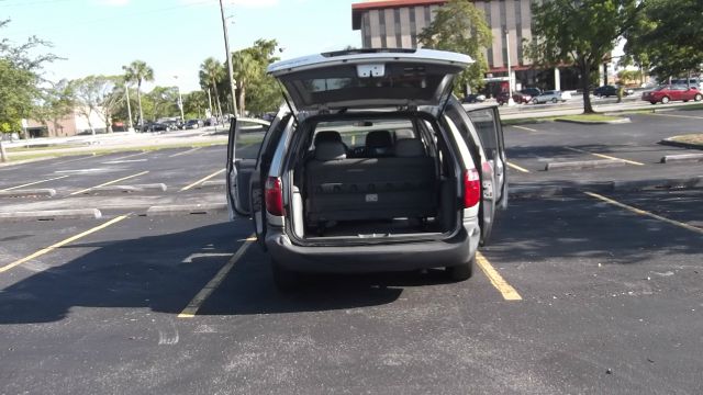 Dodge Caravan 2005 photo 11