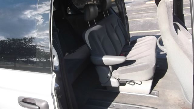 Dodge Caravan 2005 photo 3