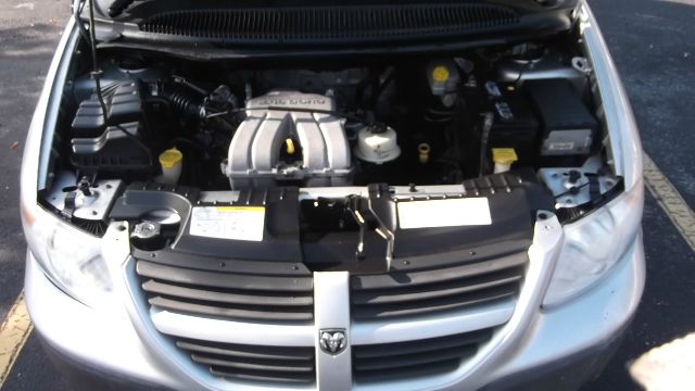 Dodge Caravan 2005 photo 9