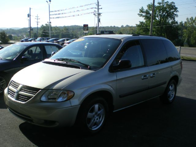 Dodge Caravan 2005 photo 2