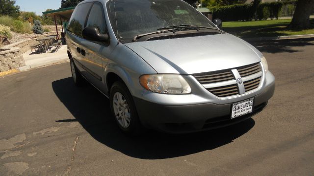 Dodge Caravan 2005 photo 3