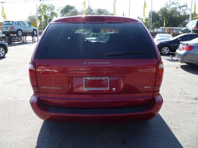 Dodge Caravan 2005 photo 2