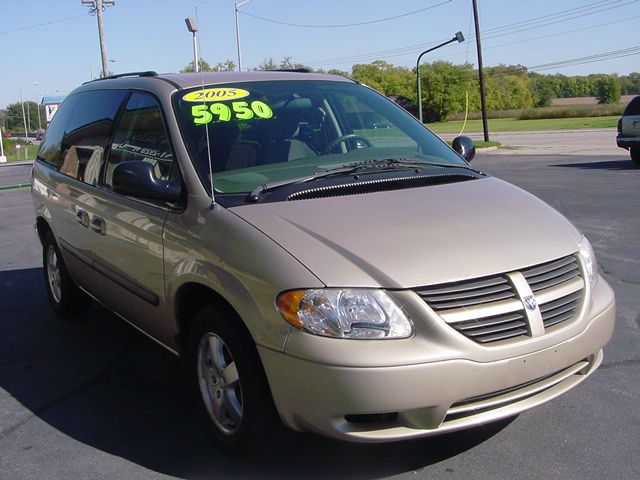 Dodge Caravan 2005 photo 2