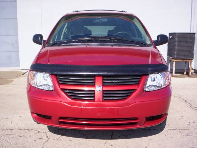 Dodge Caravan 2005 photo 2