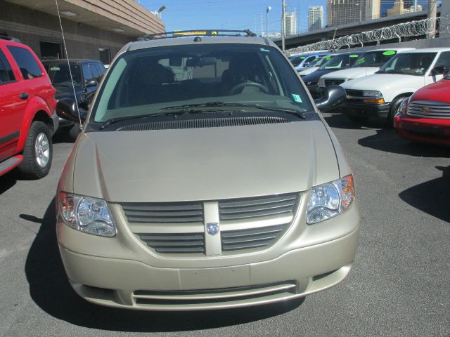 Dodge Caravan 2005 photo 1