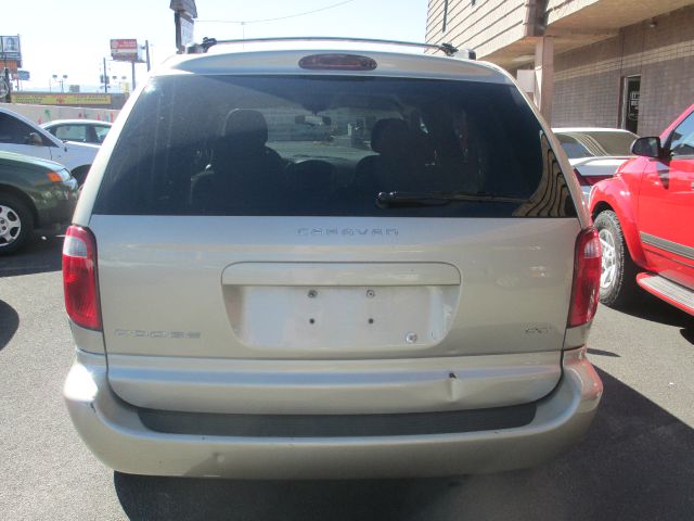 Dodge Caravan 2005 photo 2