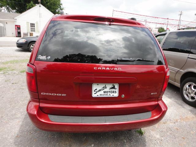 Dodge Caravan 2005 photo 2