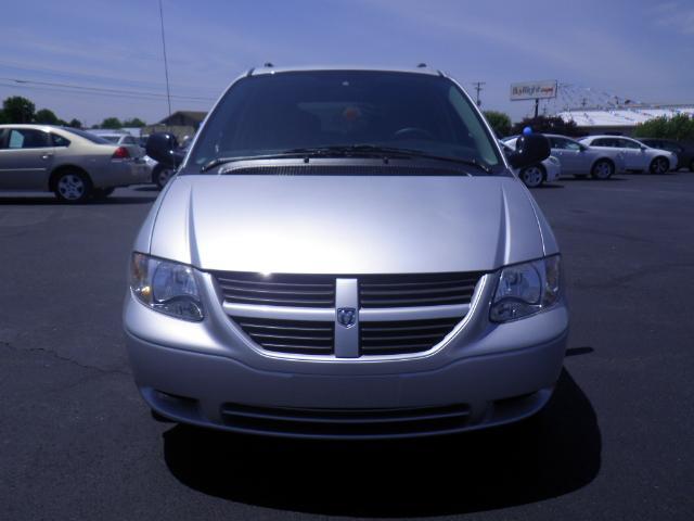 Dodge Caravan 2005 photo 1