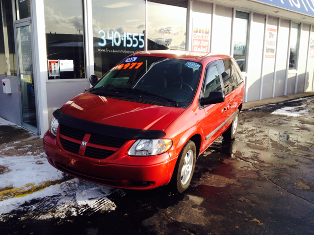 Dodge Caravan 2005 photo 2