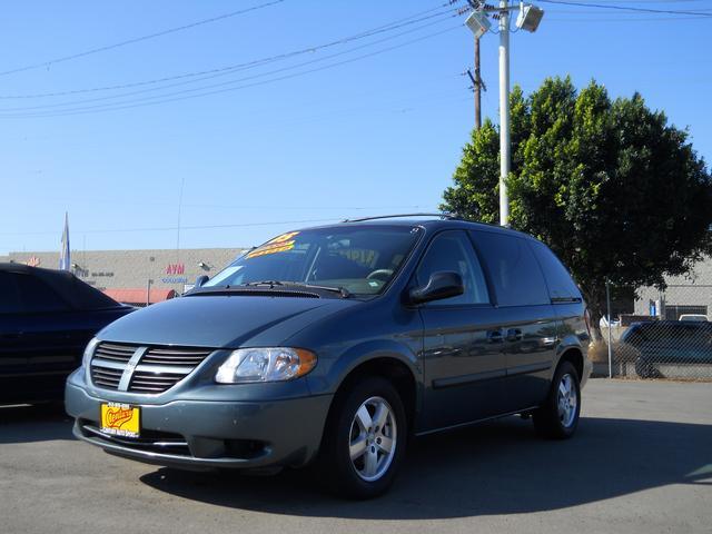 Dodge Caravan 2005 photo 1