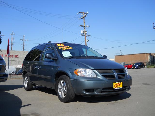 Dodge Caravan 2005 photo 2