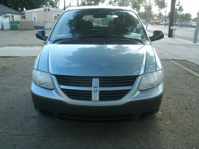 Dodge Caravan 2005 photo 2