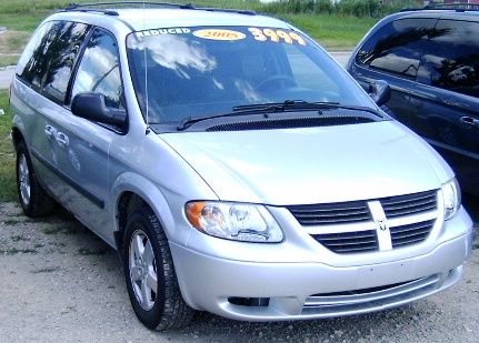 Dodge Caravan 2005 photo 2