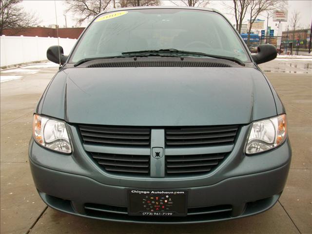 Dodge Caravan 2005 photo 2