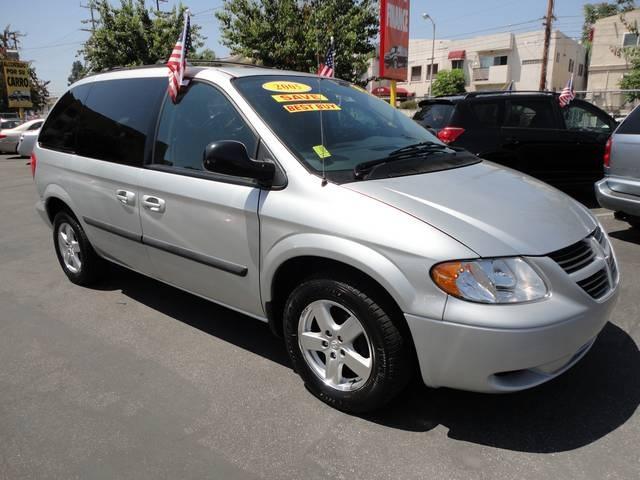 Dodge Caravan 2005 photo 2