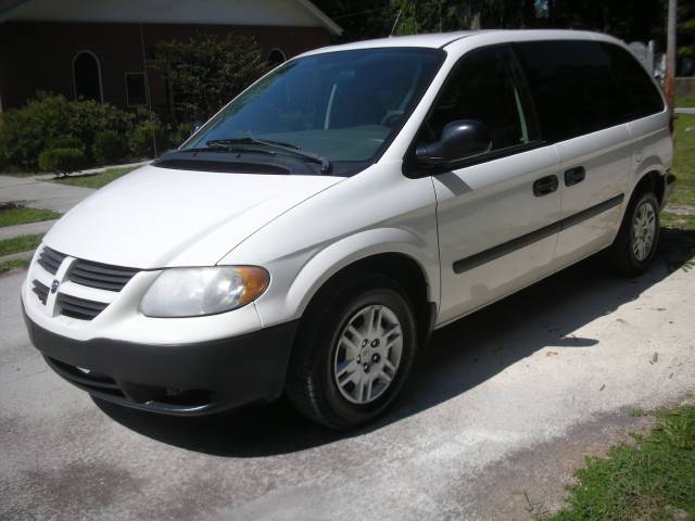 Dodge Caravan 2005 photo 2