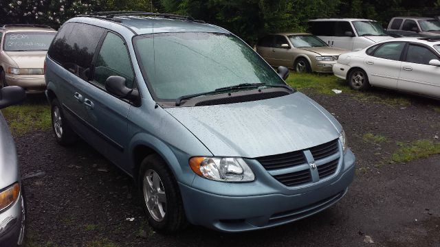 Dodge Caravan 2005 photo 2