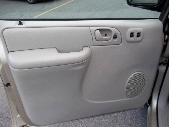 Dodge Caravan 2005 photo 10