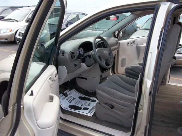 Dodge Caravan 2005 photo 15