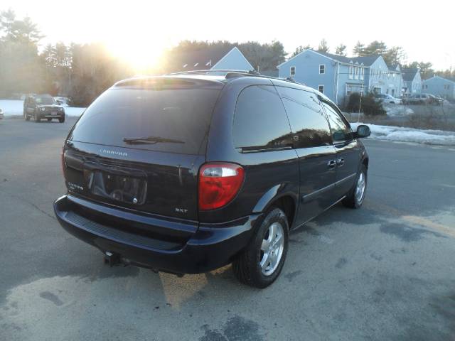 Dodge Caravan 2005 photo 2