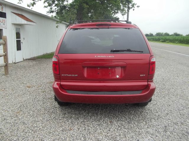 Dodge Caravan 2005 photo 2