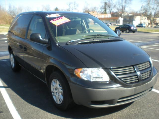 Dodge Caravan 2005 photo 2