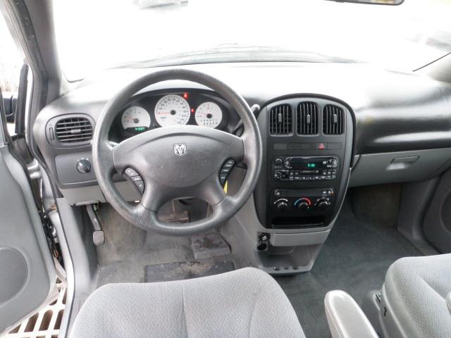 Dodge Caravan 2005 photo 1