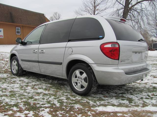 Dodge Caravan 2005 photo 2