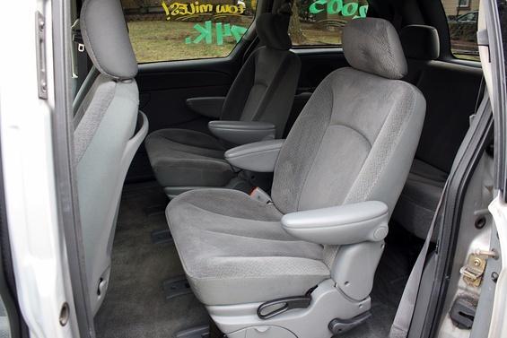 Dodge Caravan 2005 photo 4