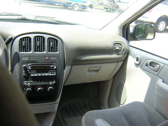 Dodge Caravan 2005 photo 10