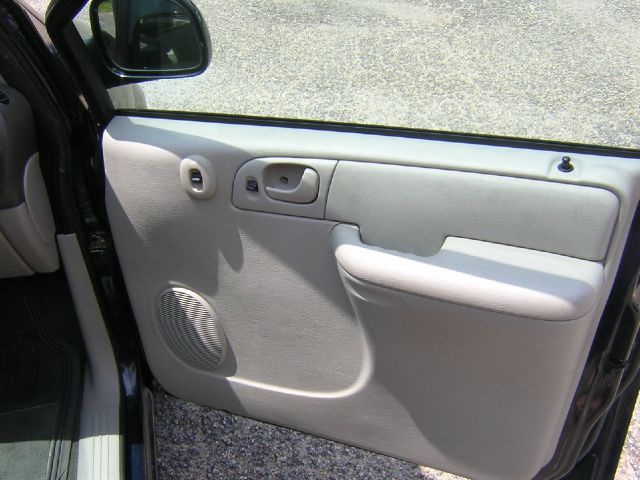 Dodge Caravan 2005 photo 16