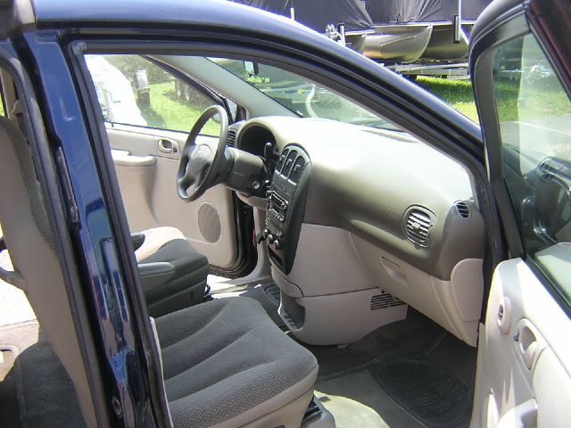 Dodge Caravan 2005 photo 3