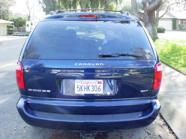 Dodge Caravan 2005 photo 2