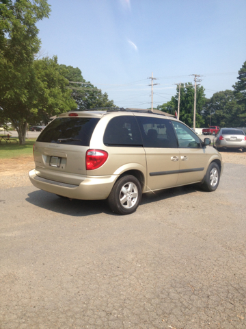 Dodge Caravan 2005 photo 2