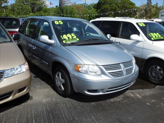 Dodge Caravan 2005 photo 2