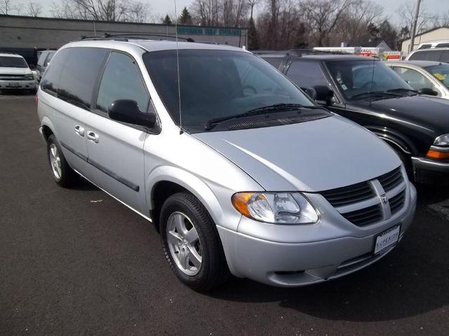 Dodge Caravan 2005 photo 2