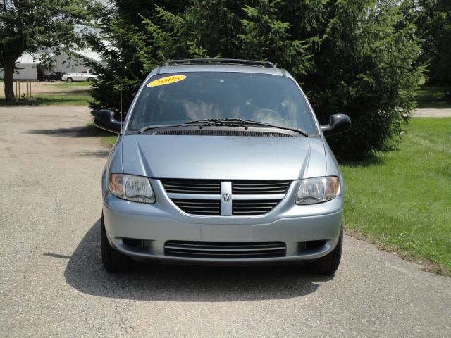 Dodge Caravan 2005 photo 3