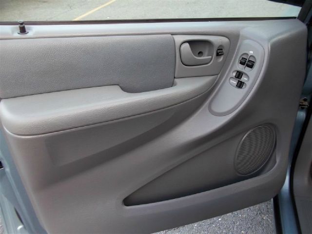 Dodge Caravan 2006 photo 13